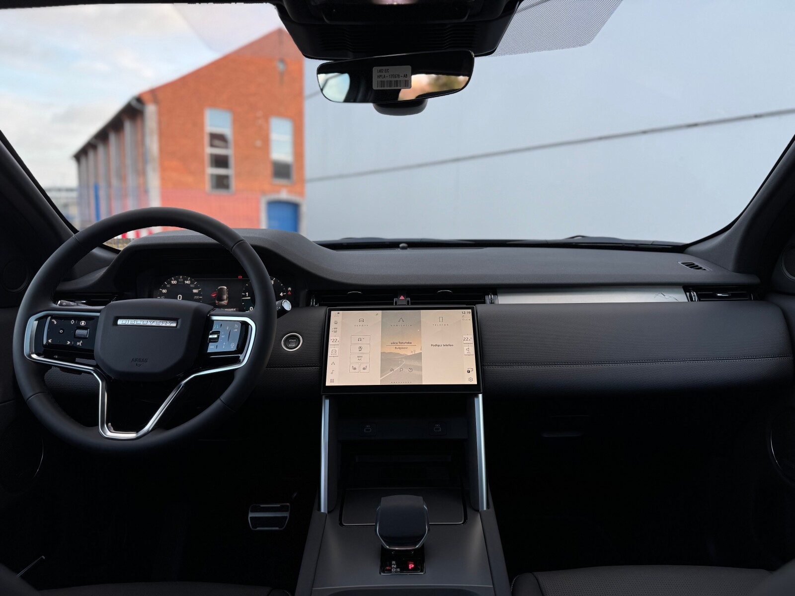 Land Rover Discovery Sport - zdjęcie 27