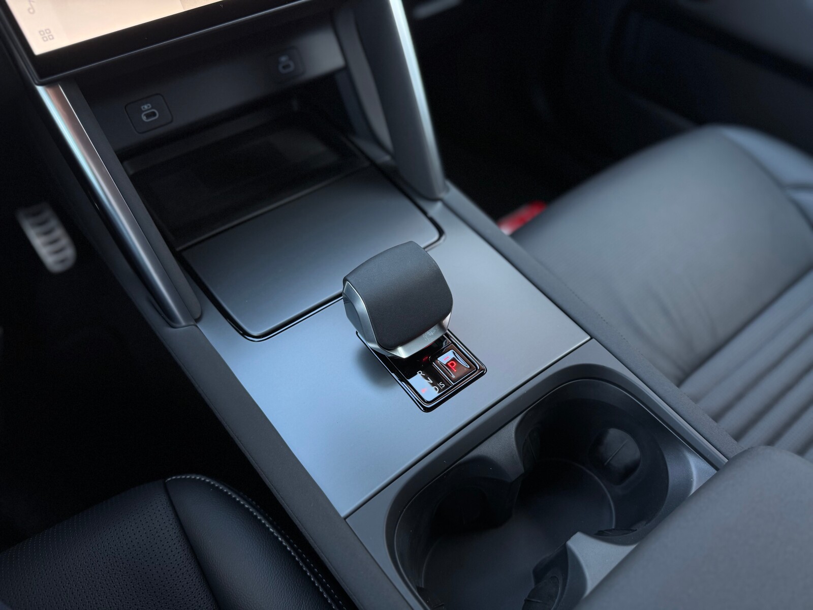 Land Rover Discovery Sport - zdjęcie 21