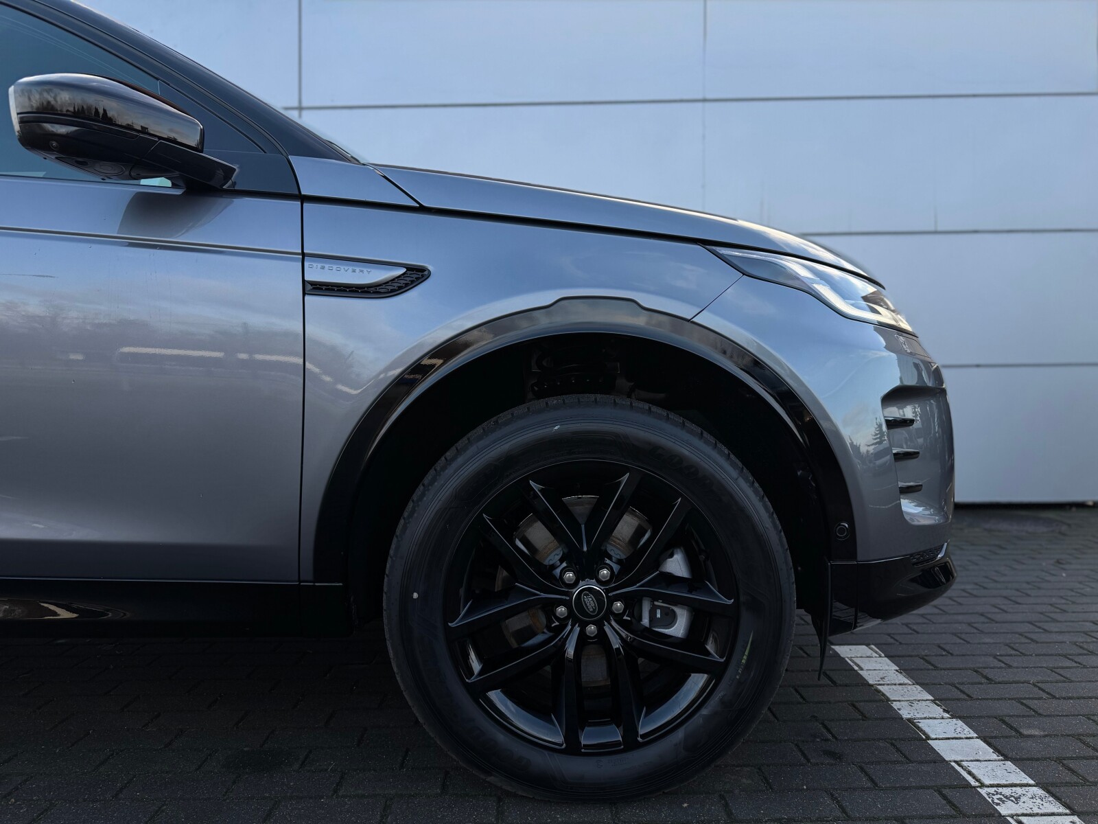 Land Rover Discovery Sport - zdjęcie 4