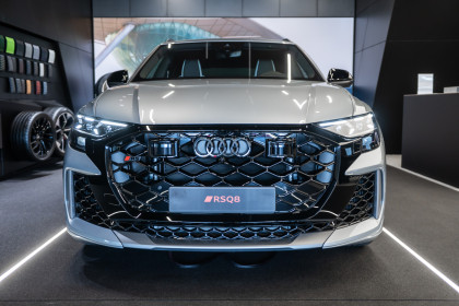 Pakiet Stylistyczny RS W Kolorze Czarnym/srebrnym Audi Exclusive