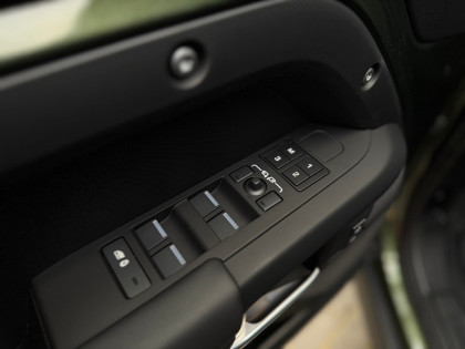 Defender MY26 3.0D I6 250 PS AWD Auto X-Dynamic HSE 110