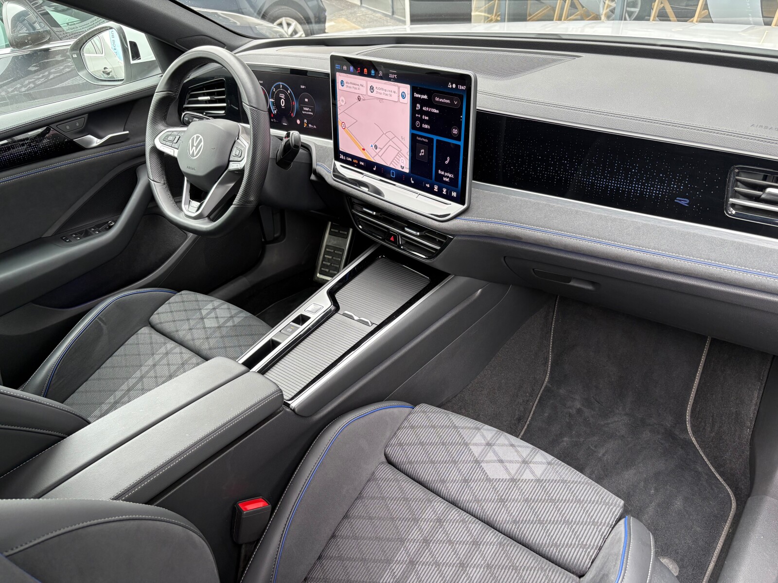 Volkswagen Passat Variant - zdjęcie 17