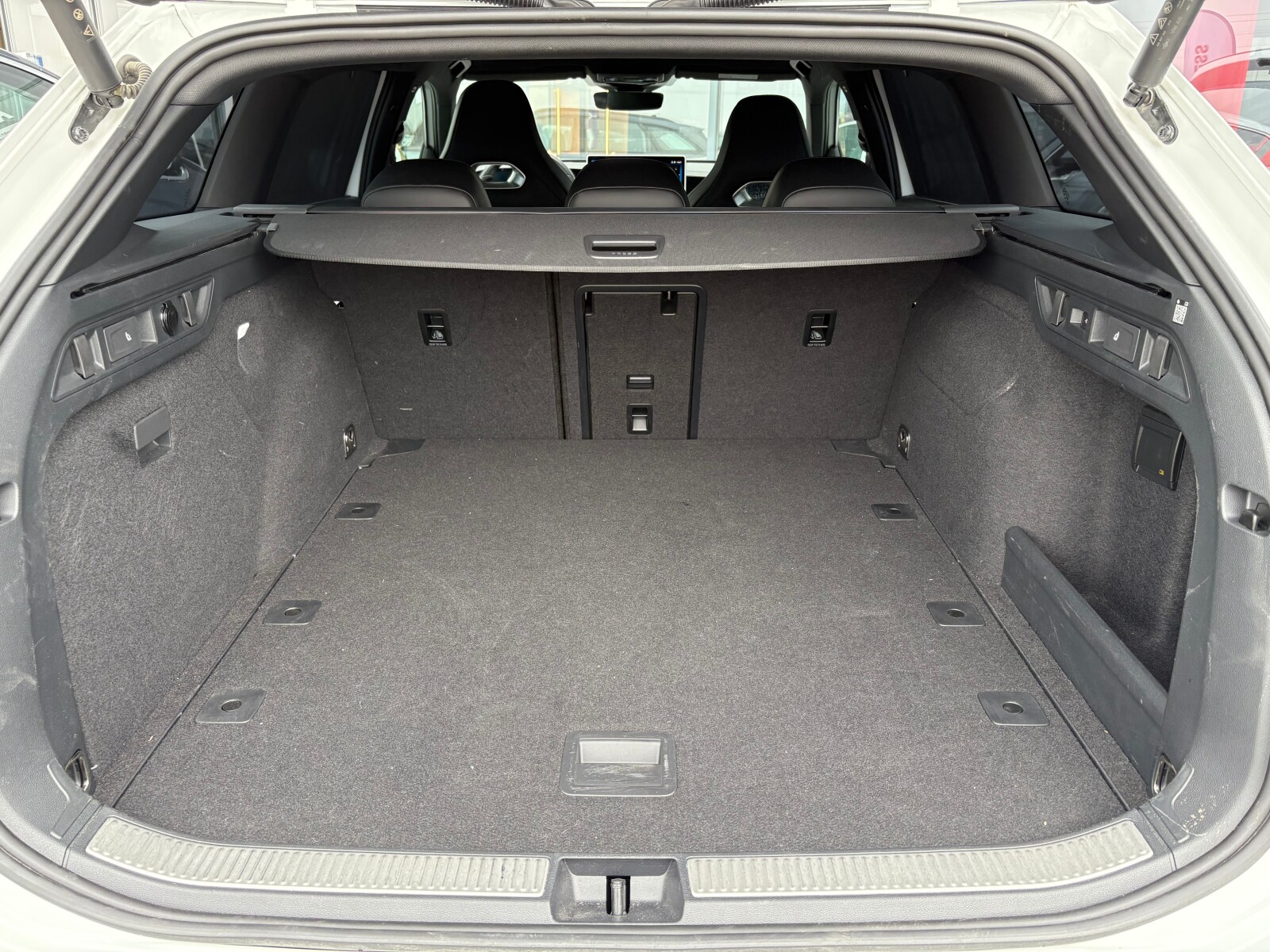Volkswagen Passat Variant - zdjęcie 19