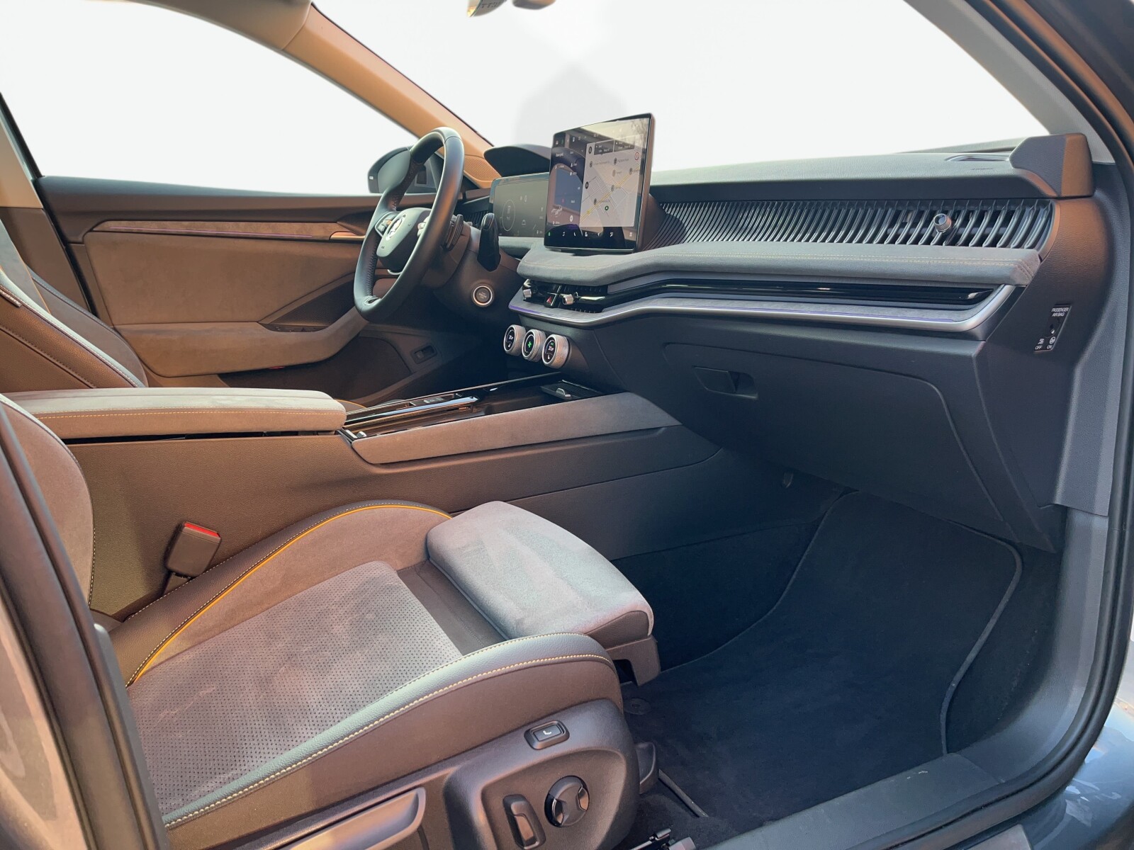 Škoda Superb - zdjęcie 37