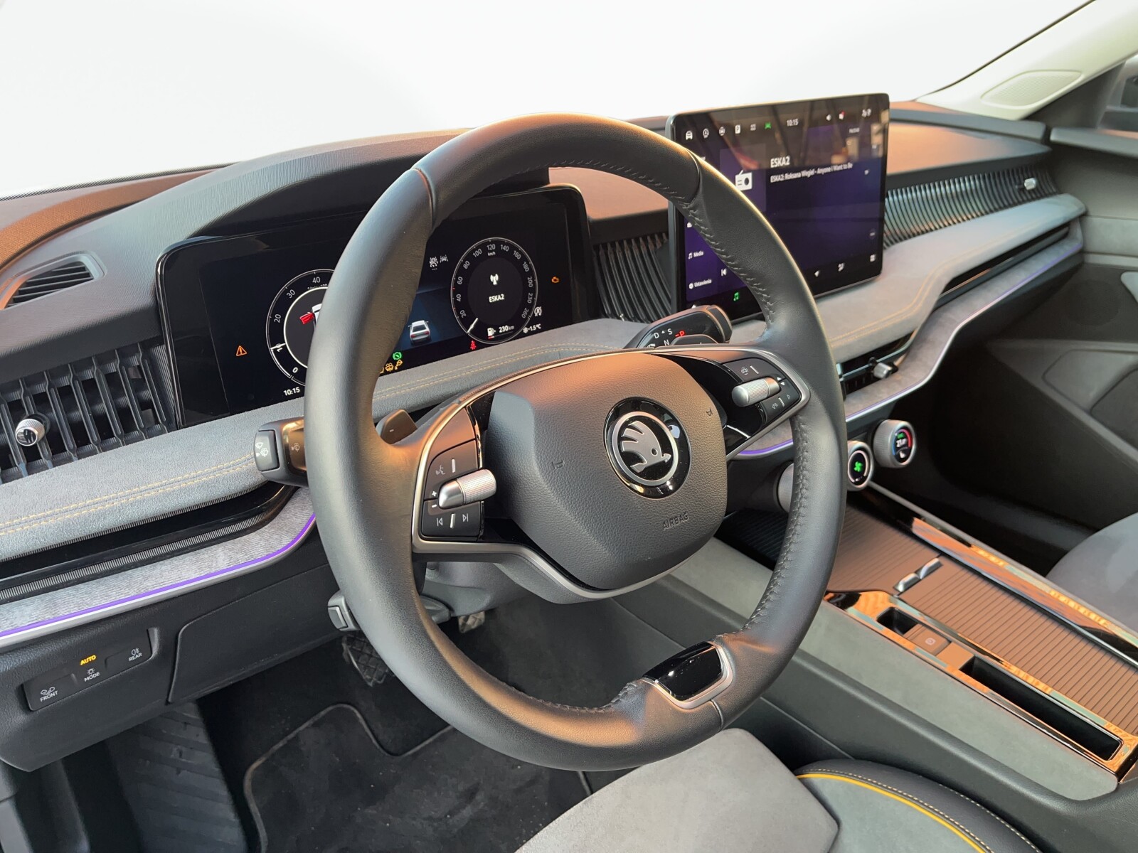 Škoda Superb - zdjęcie 11