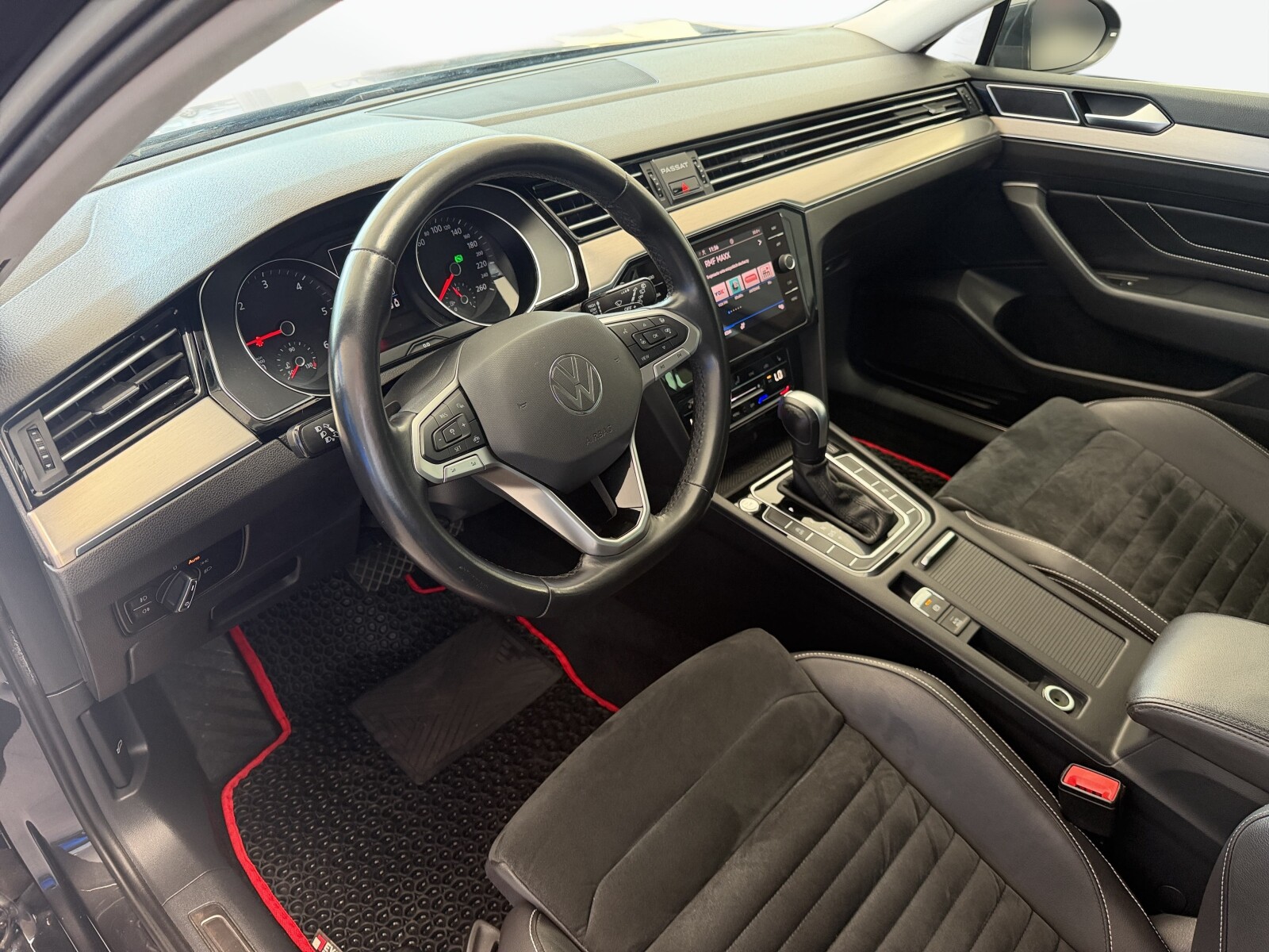 Volkswagen Passat Variant - zdjęcie 9