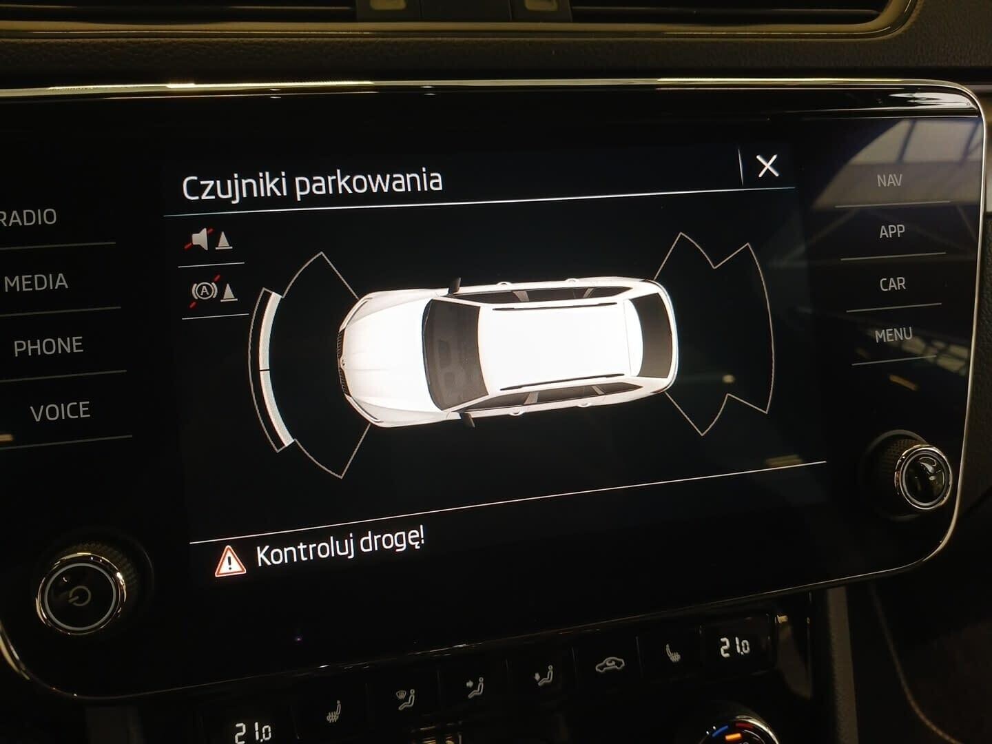 Škoda Superb Combi - zdjęcie 24