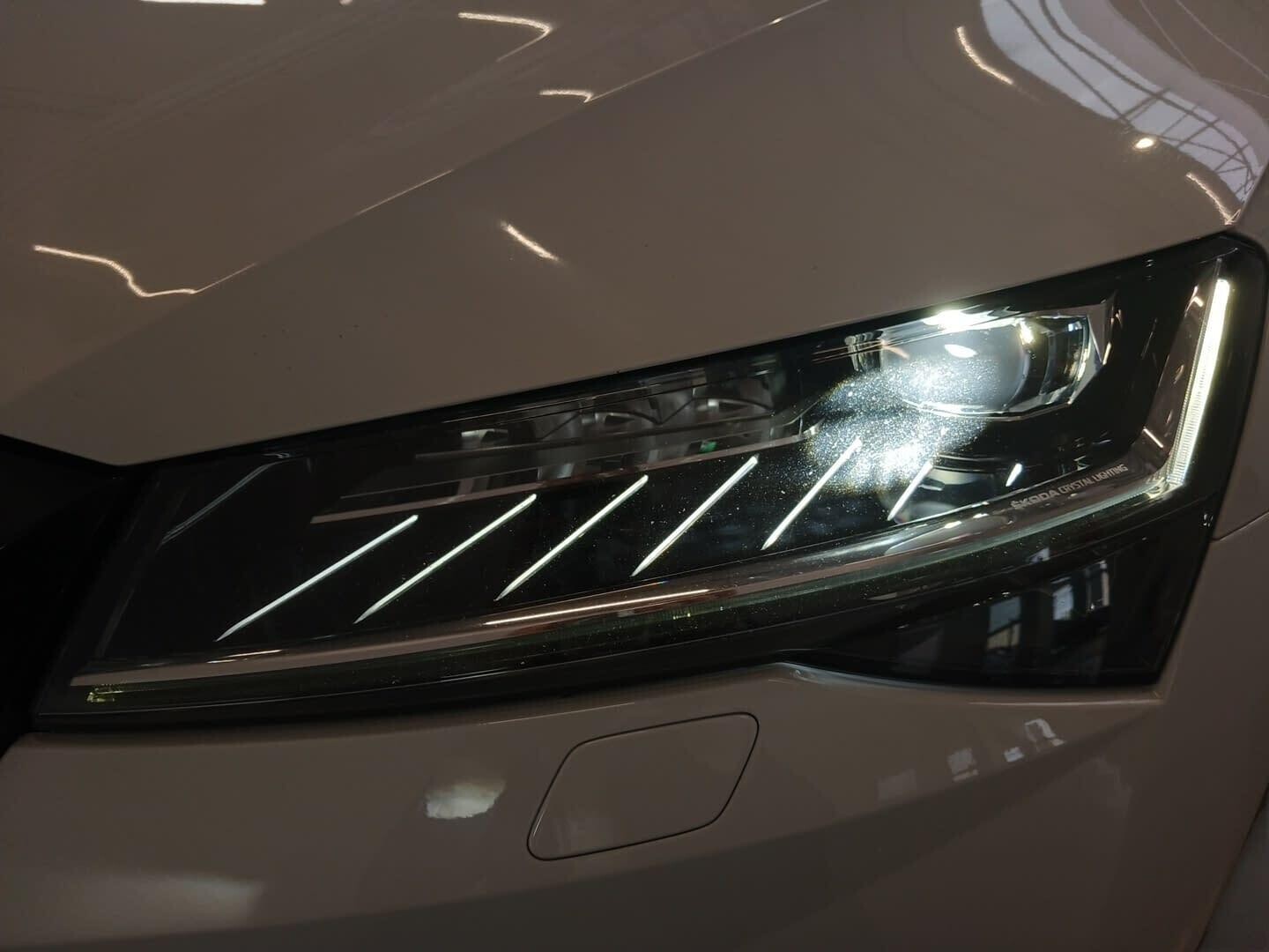 Škoda Superb Combi - zdjęcie 9