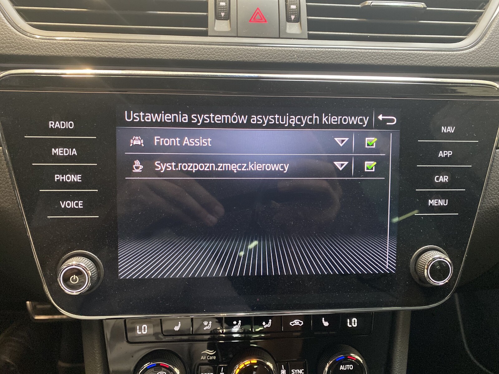 Škoda Superb Combi - zdjęcie 23