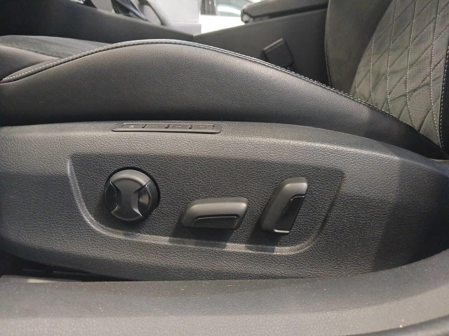 Škoda Superb Combi - zdjęcie 15