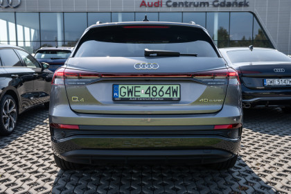 S-line/ 204 KM/ Kamera Cofania/ Czujniki/ Matrix LED/ Czerń+