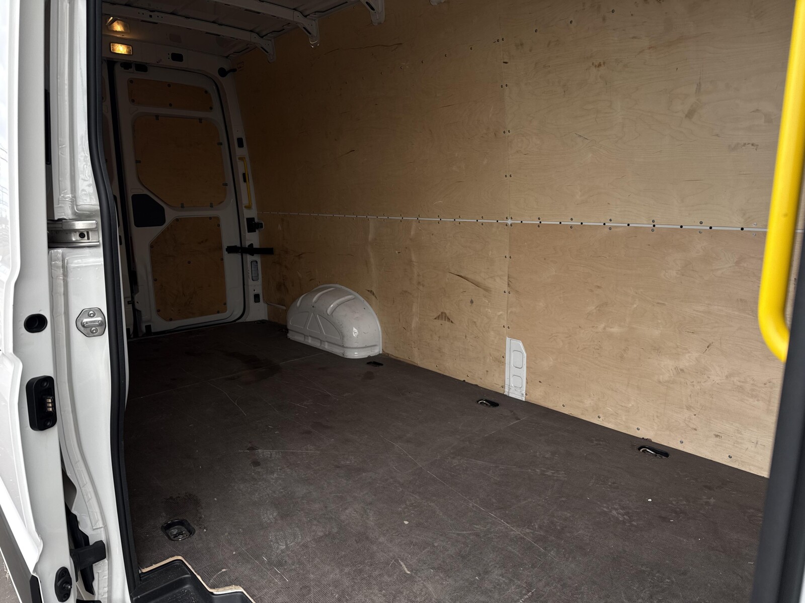 Volkswagen Crafter - zdjęcie 35