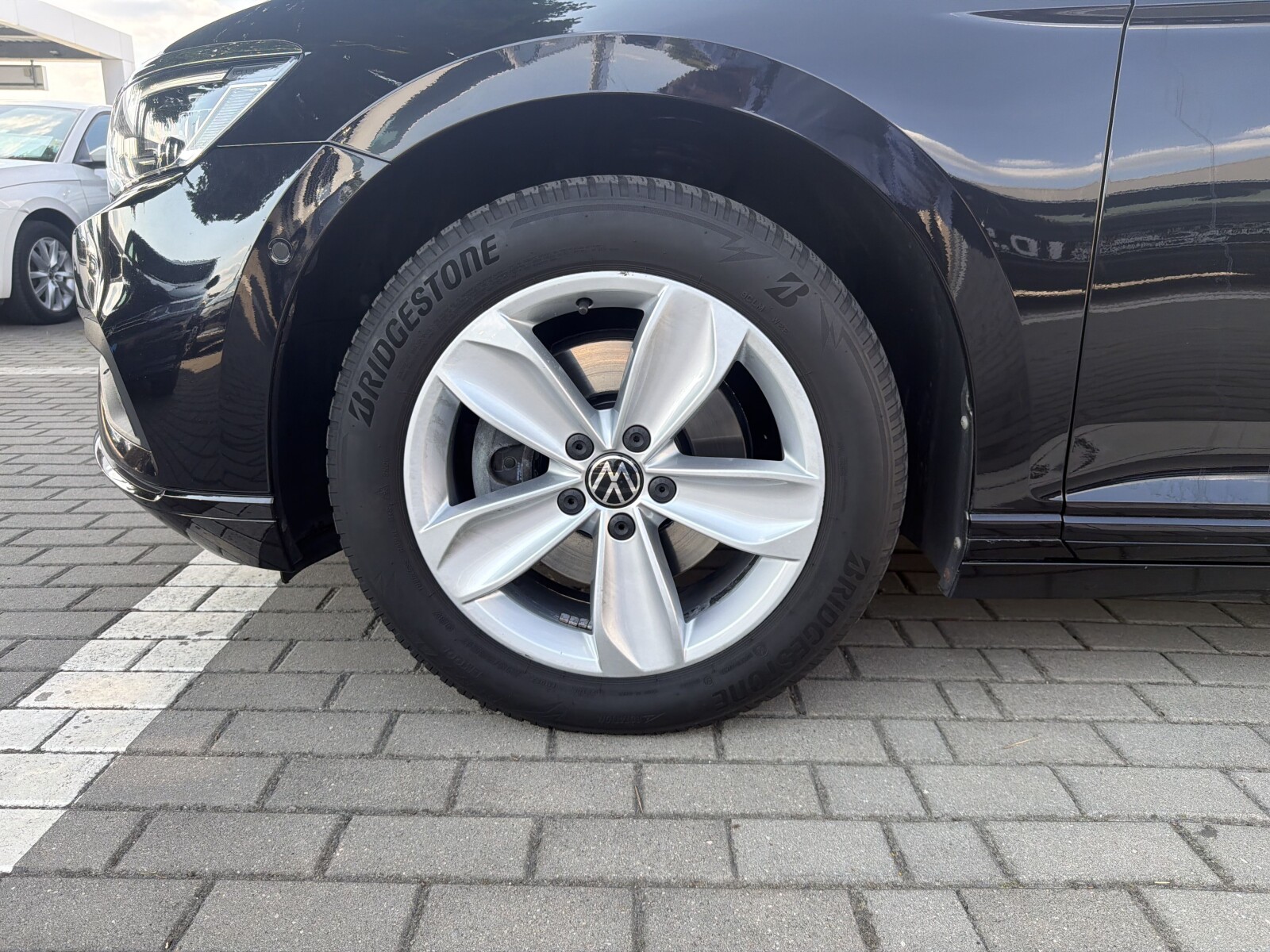 Volkswagen Passat - zdjęcie 12