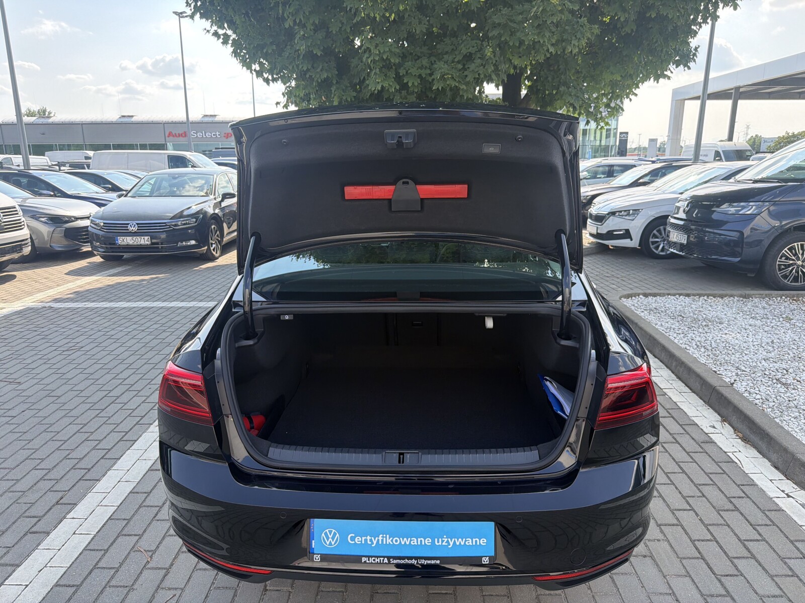 Volkswagen Passat - zdjęcie 11