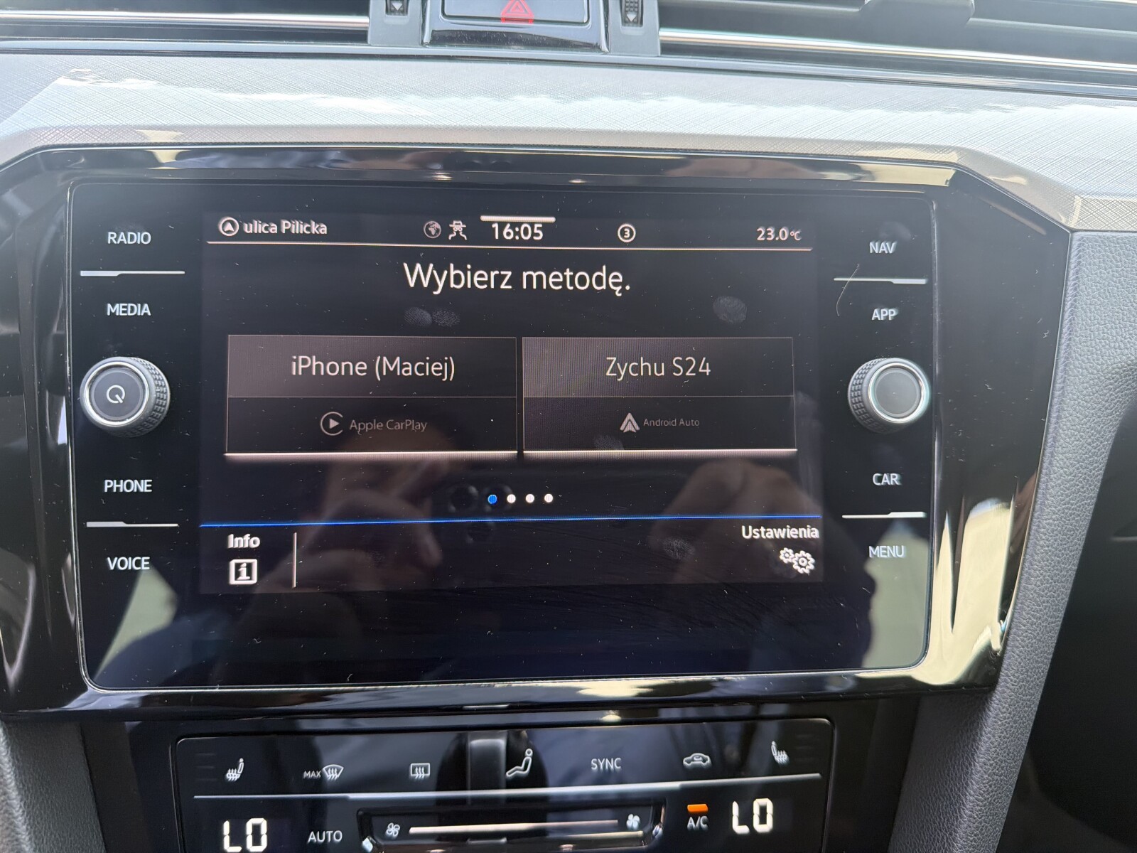Volkswagen Passat - zdjęcie 19