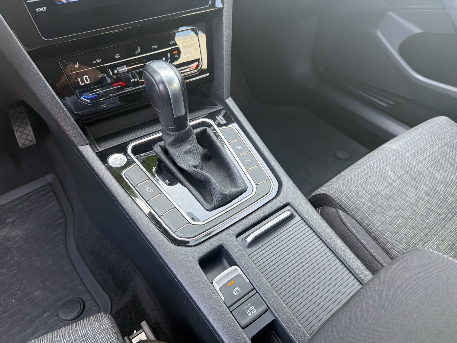 Volkswagen Passat - zdjęcie 9