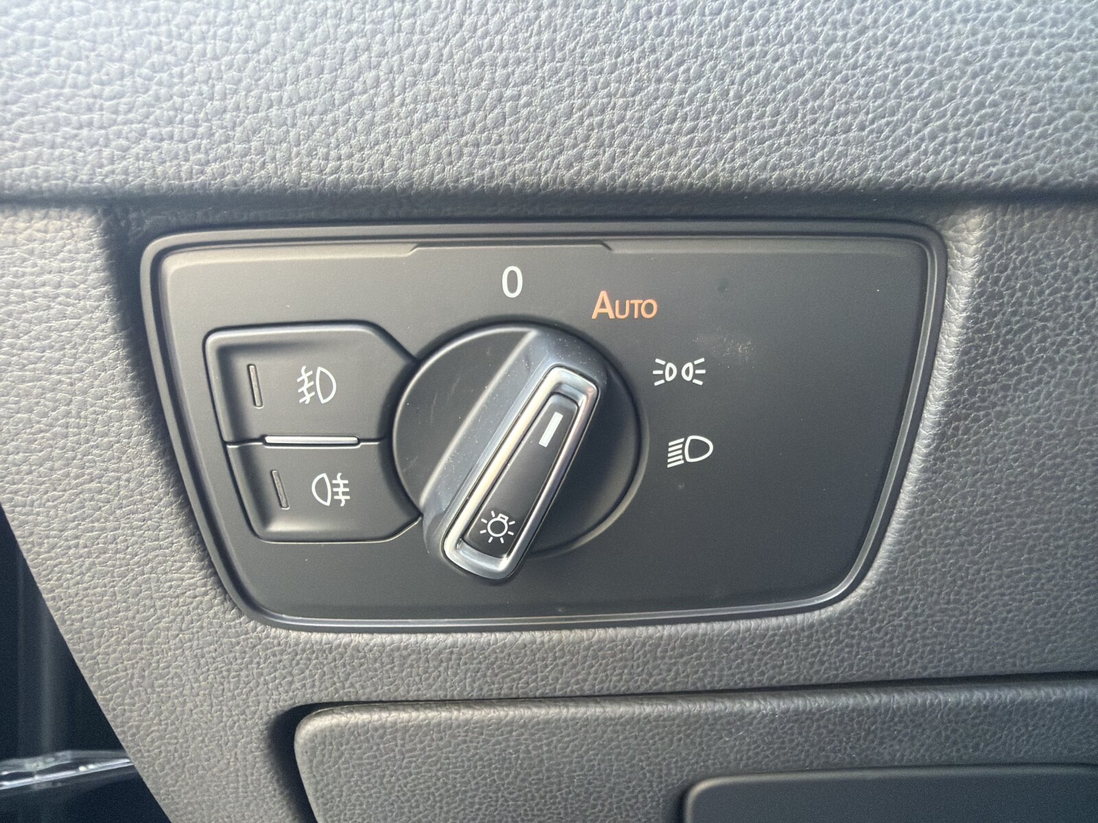 Volkswagen Passat - zdjęcie 15