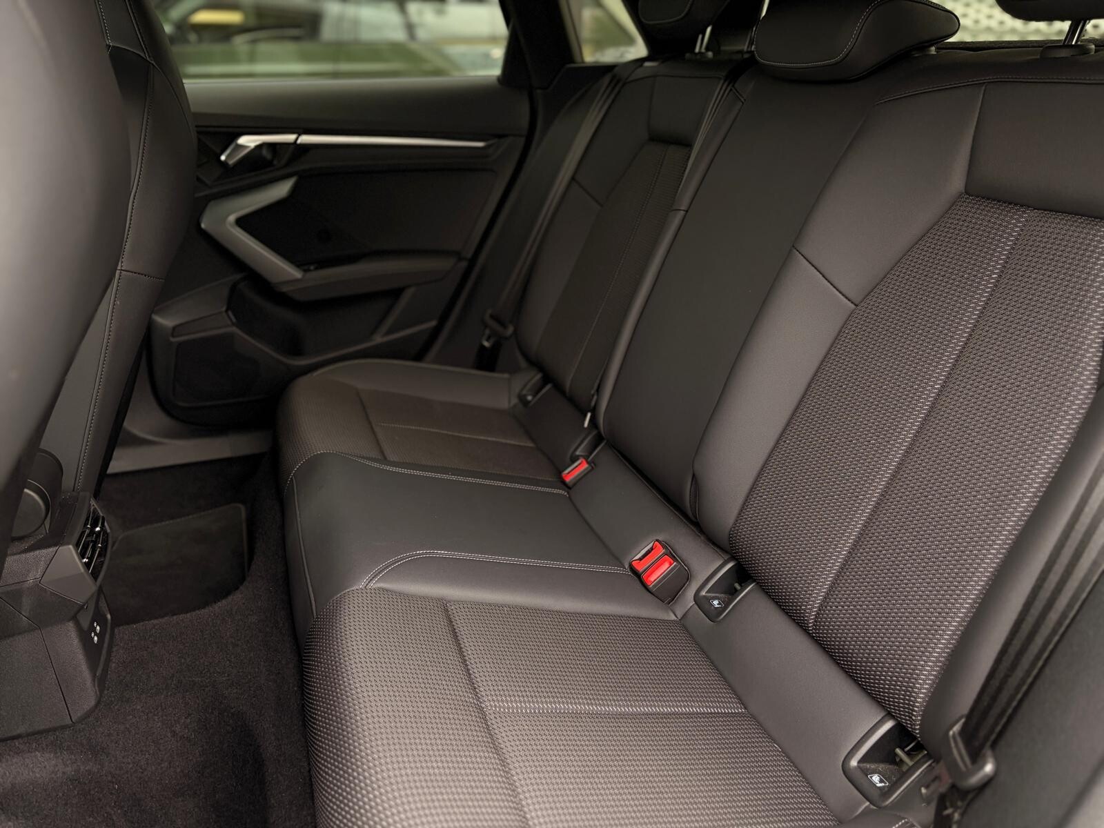 Audi A3 Sportback - zdjęcie 16