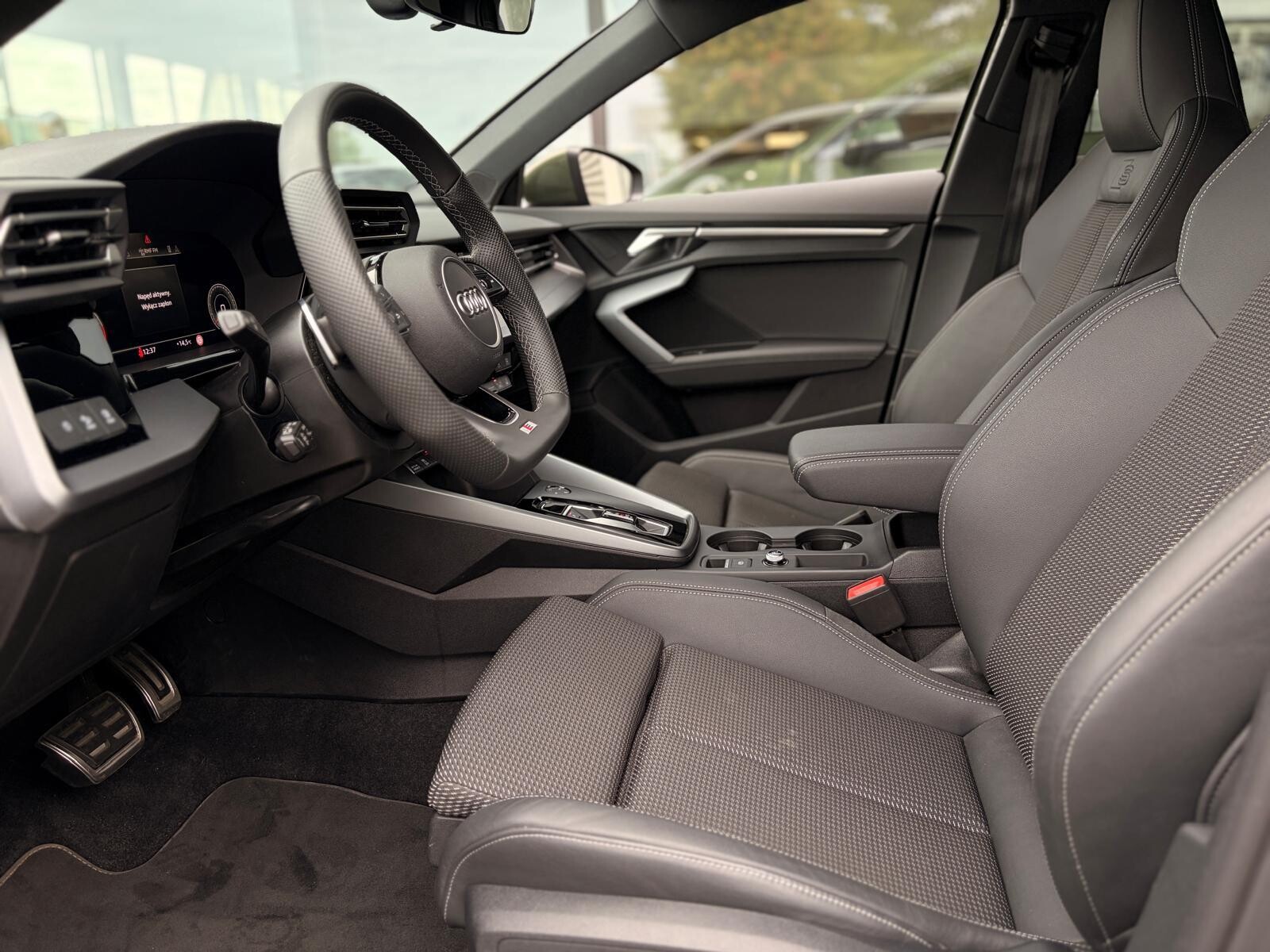 Audi A3 Sportback - zdjęcie 12