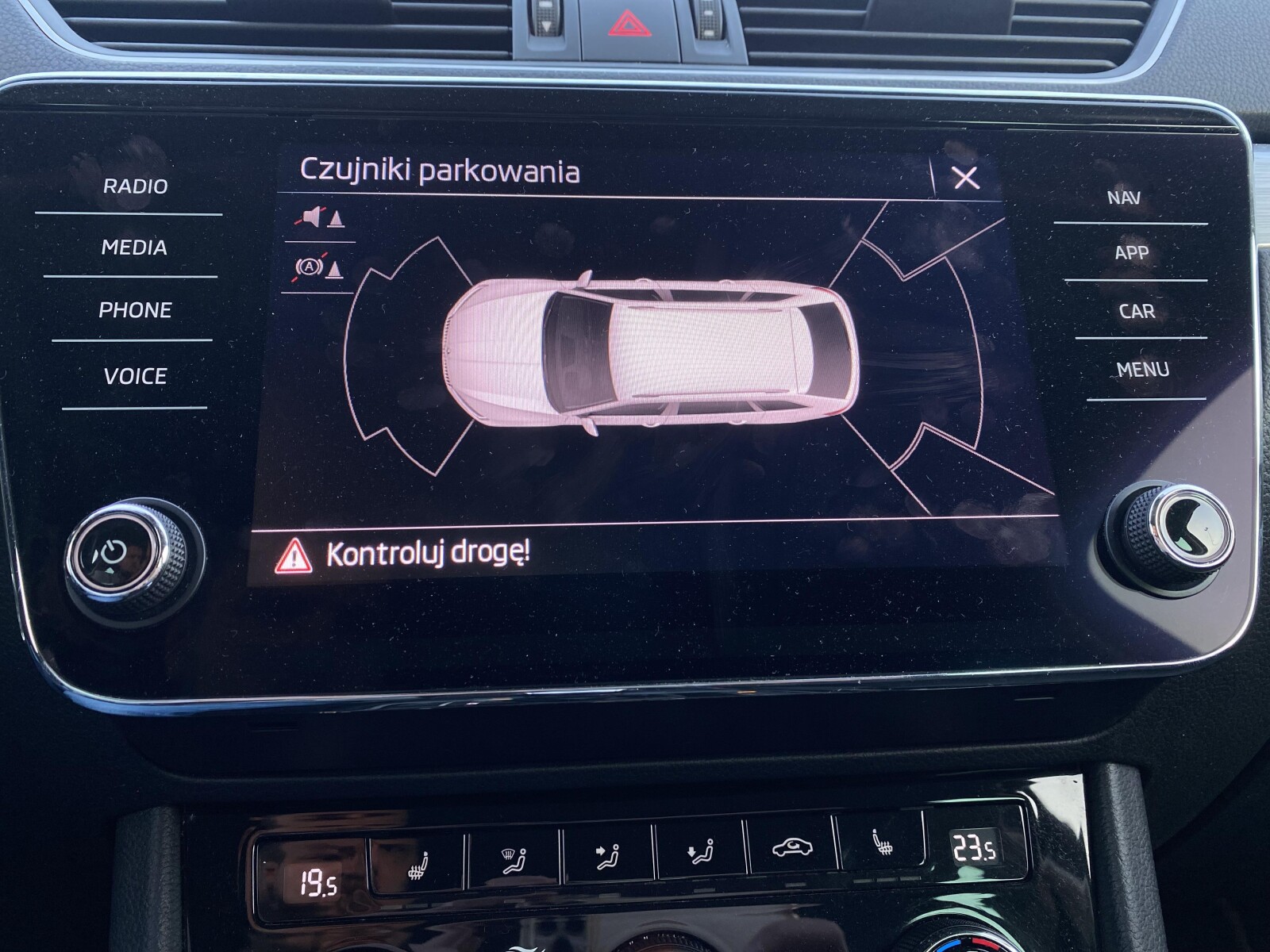 Škoda Superb - zdjęcie 27