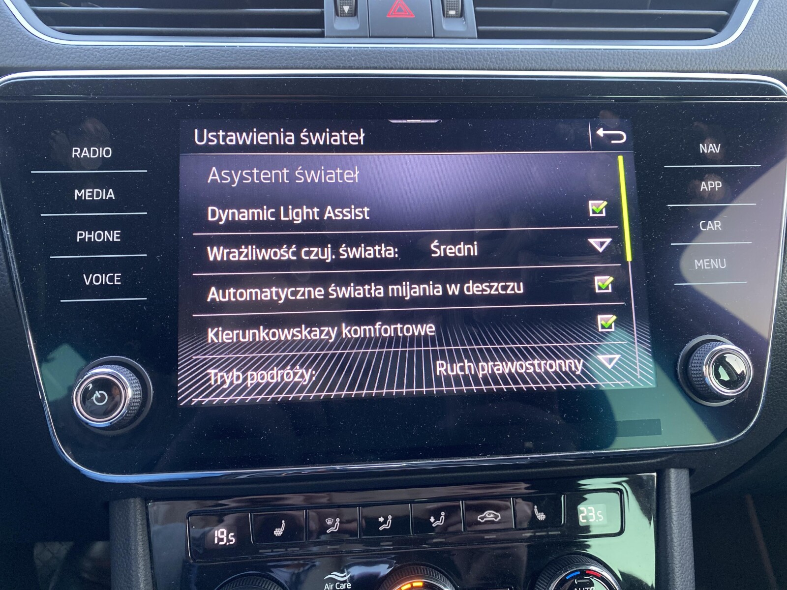 Škoda Superb - zdjęcie 32
