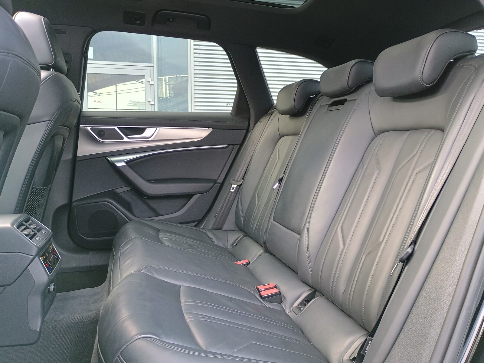Audi A6 Avant - zdjęcie 12
