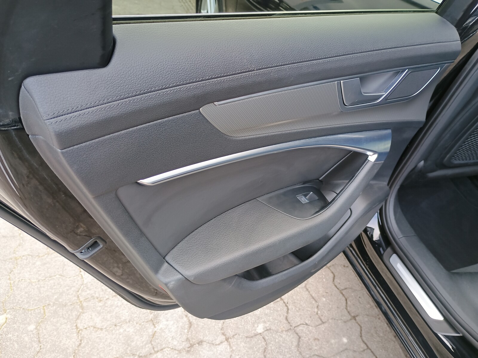 Audi A6 Avant - zdjęcie 10