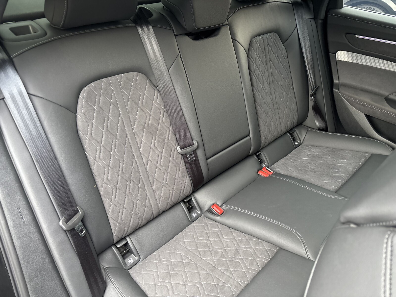 Audi A6 Limousine - zdjęcie 36