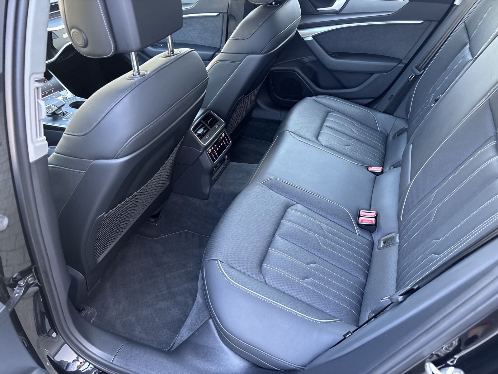 Audi A6 Limousine - zdjęcie 32