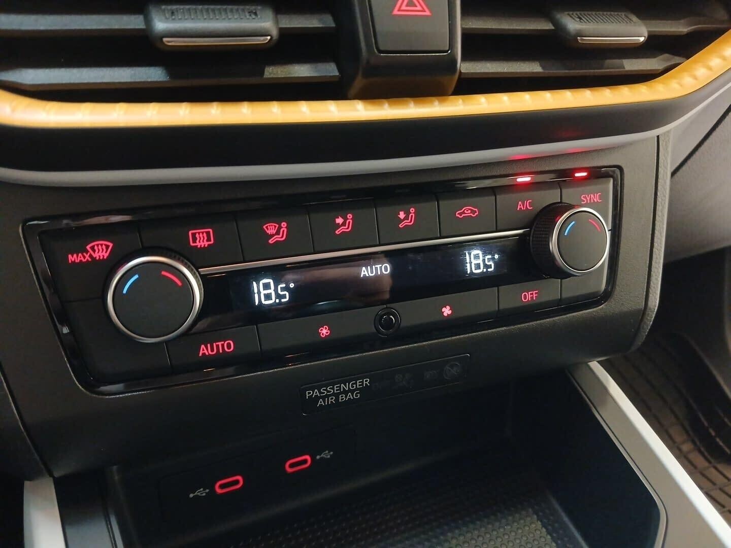 Seat Arona - zdjęcie 14