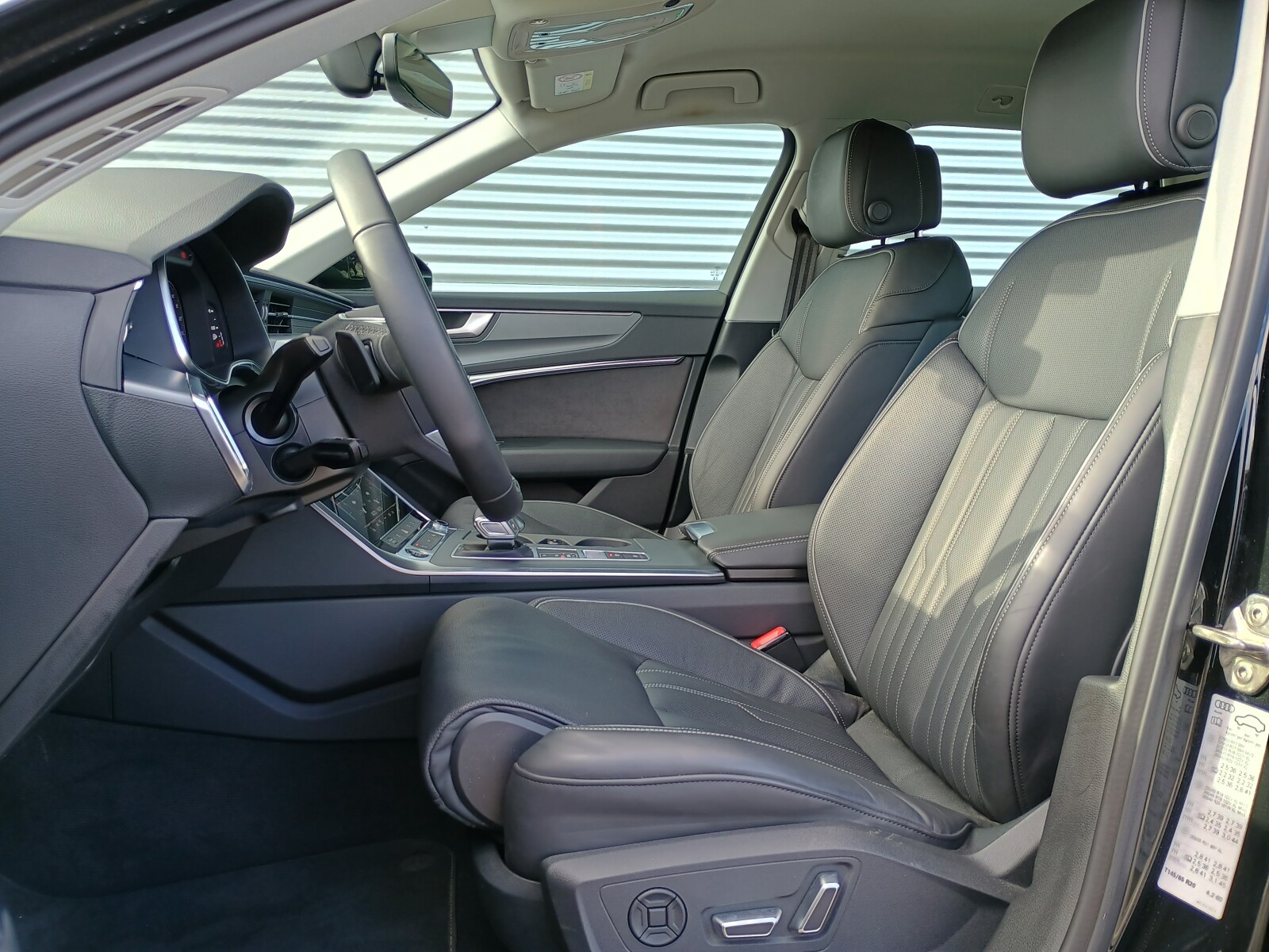 Audi A6 Avant - zdjęcie 22