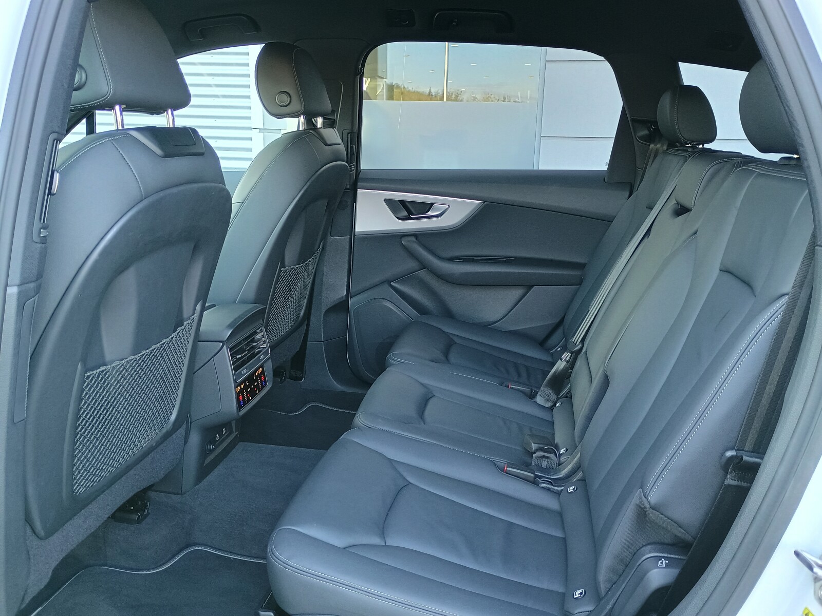 Audi Q7 - zdjęcie 12