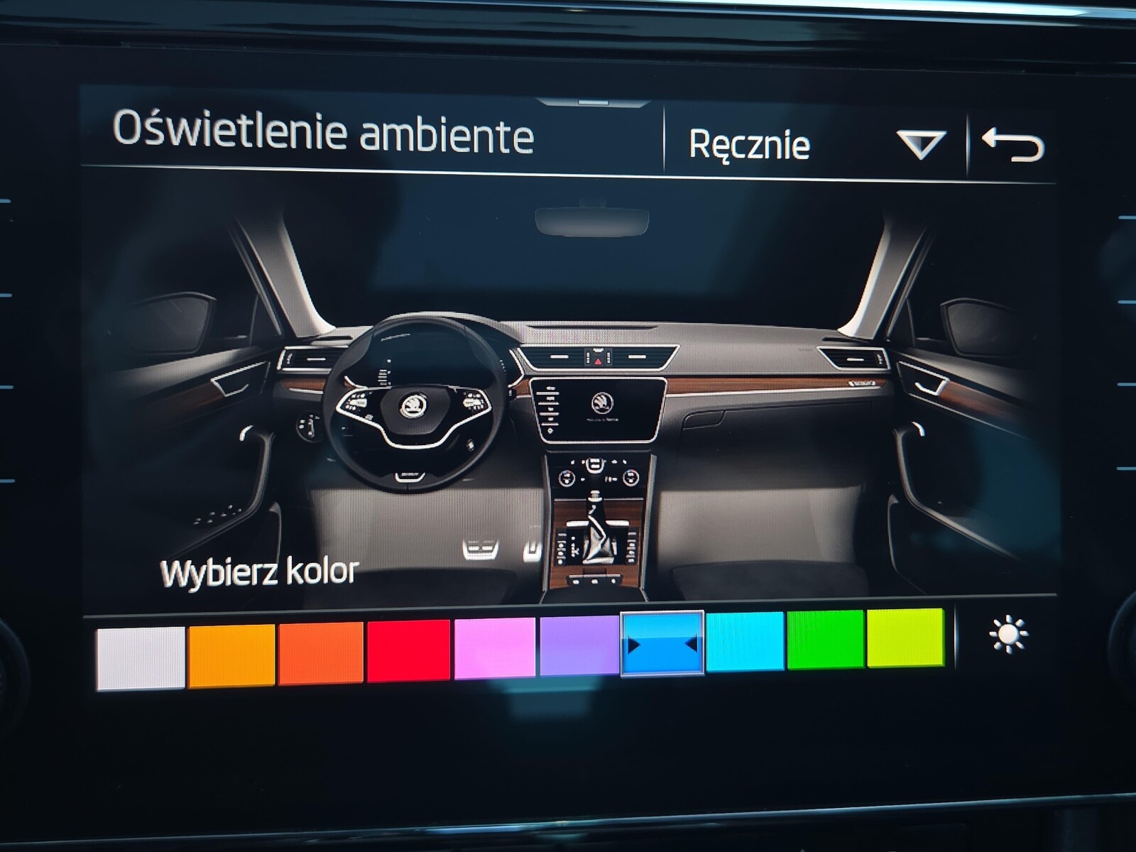 Škoda Superb Combi - zdjęcie 28