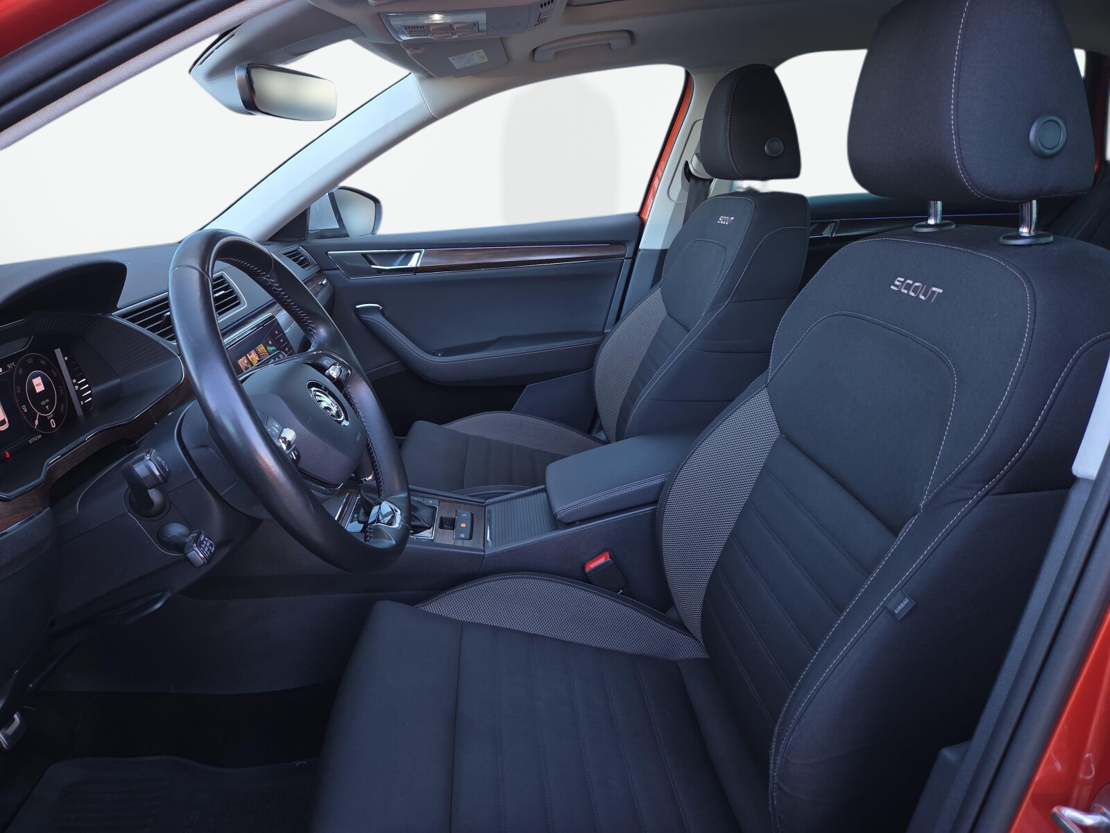 Škoda Superb Combi - zdjęcie 12