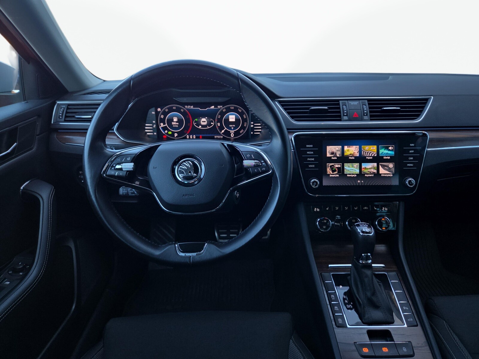 Škoda Superb Combi - zdjęcie 10