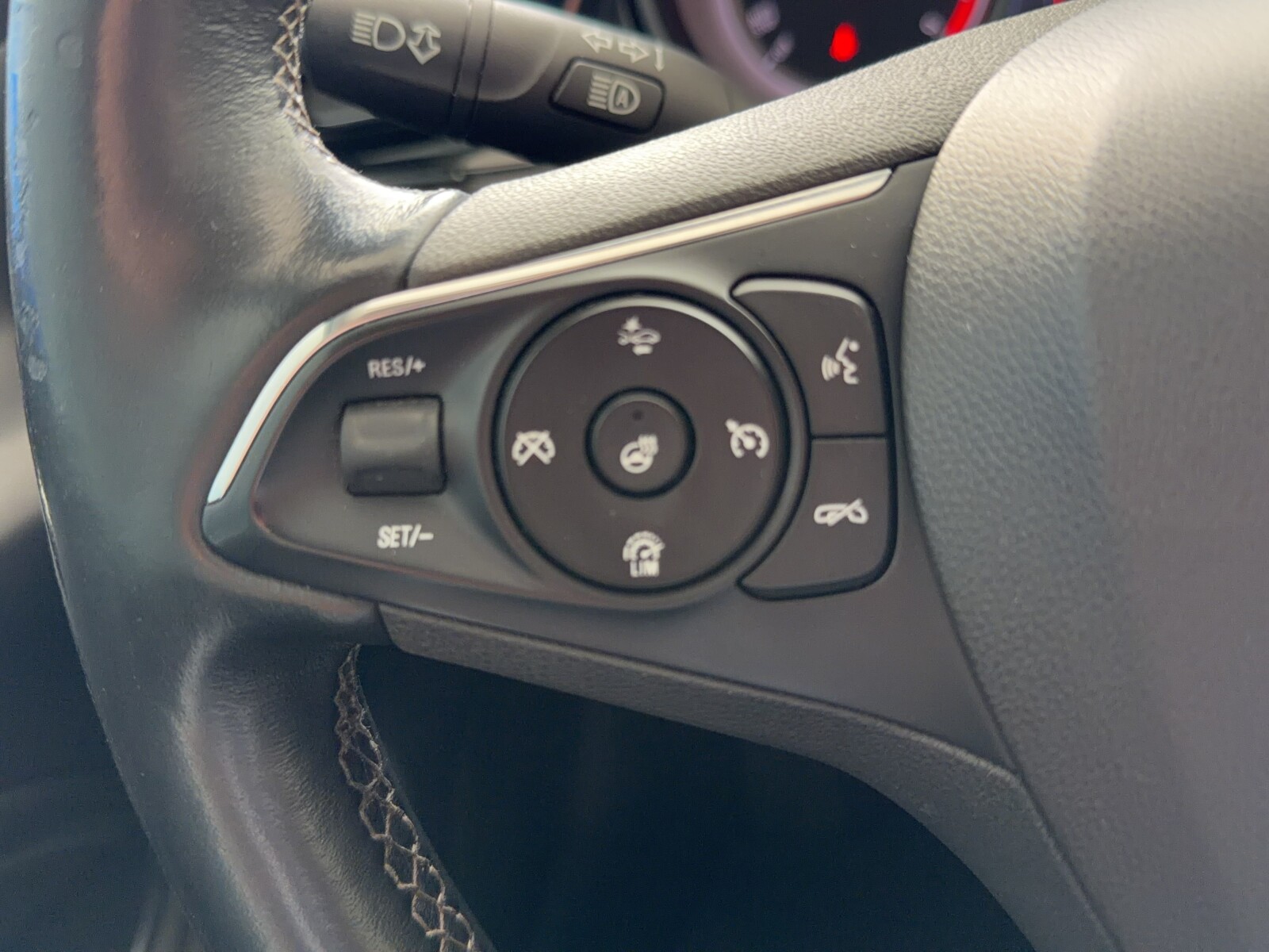 Opel Insignia - zdjęcie 21