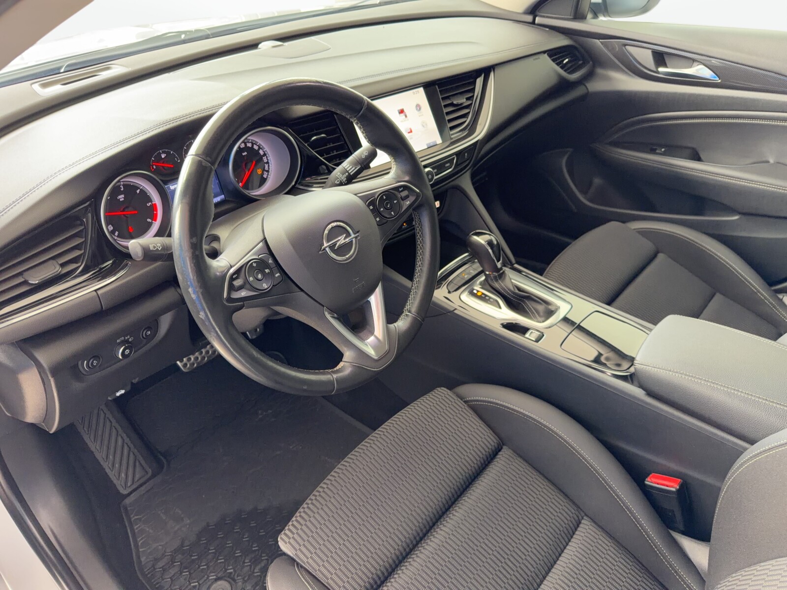 Opel Insignia - zdjęcie 9
