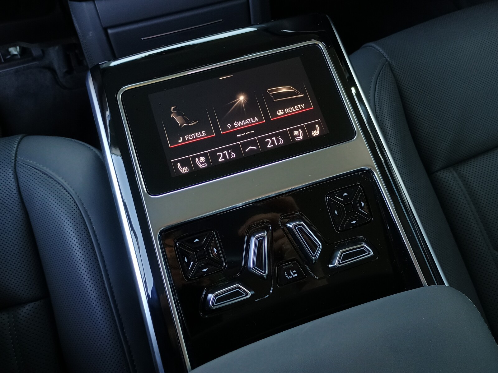 Audi A8 - zdjęcie 13