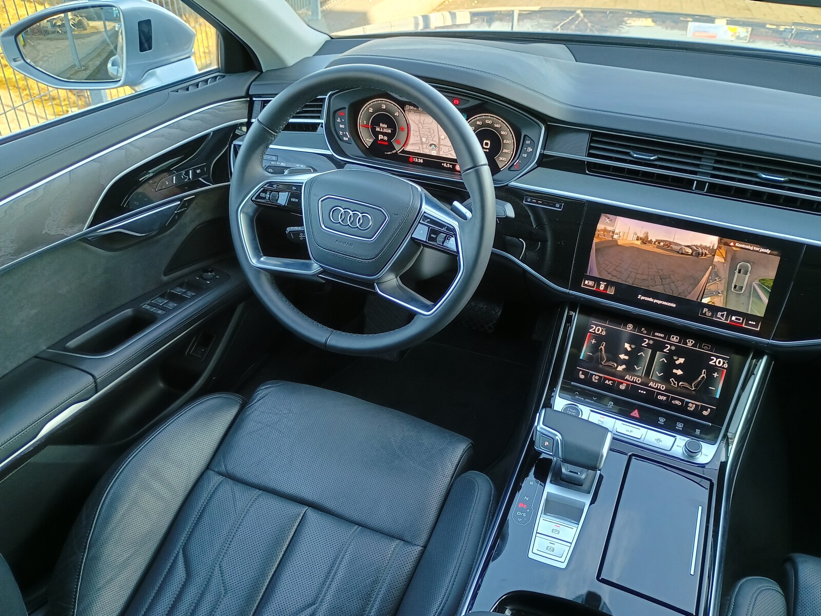 Audi A8 - zdjęcie 14