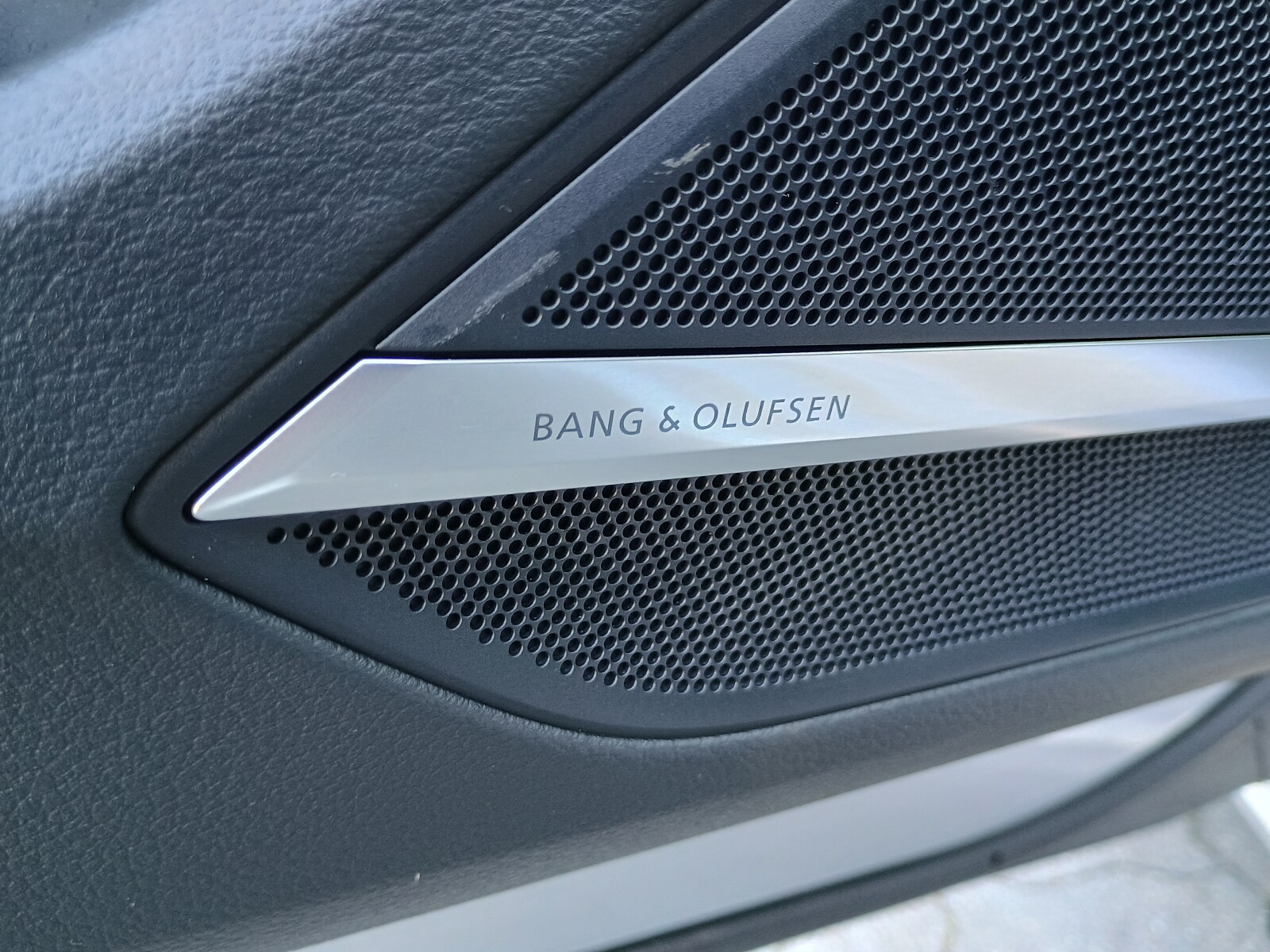 Audi A8 - zdjęcie 20