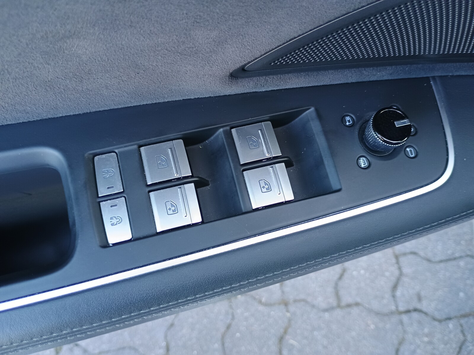 Audi A8 - zdjęcie 19