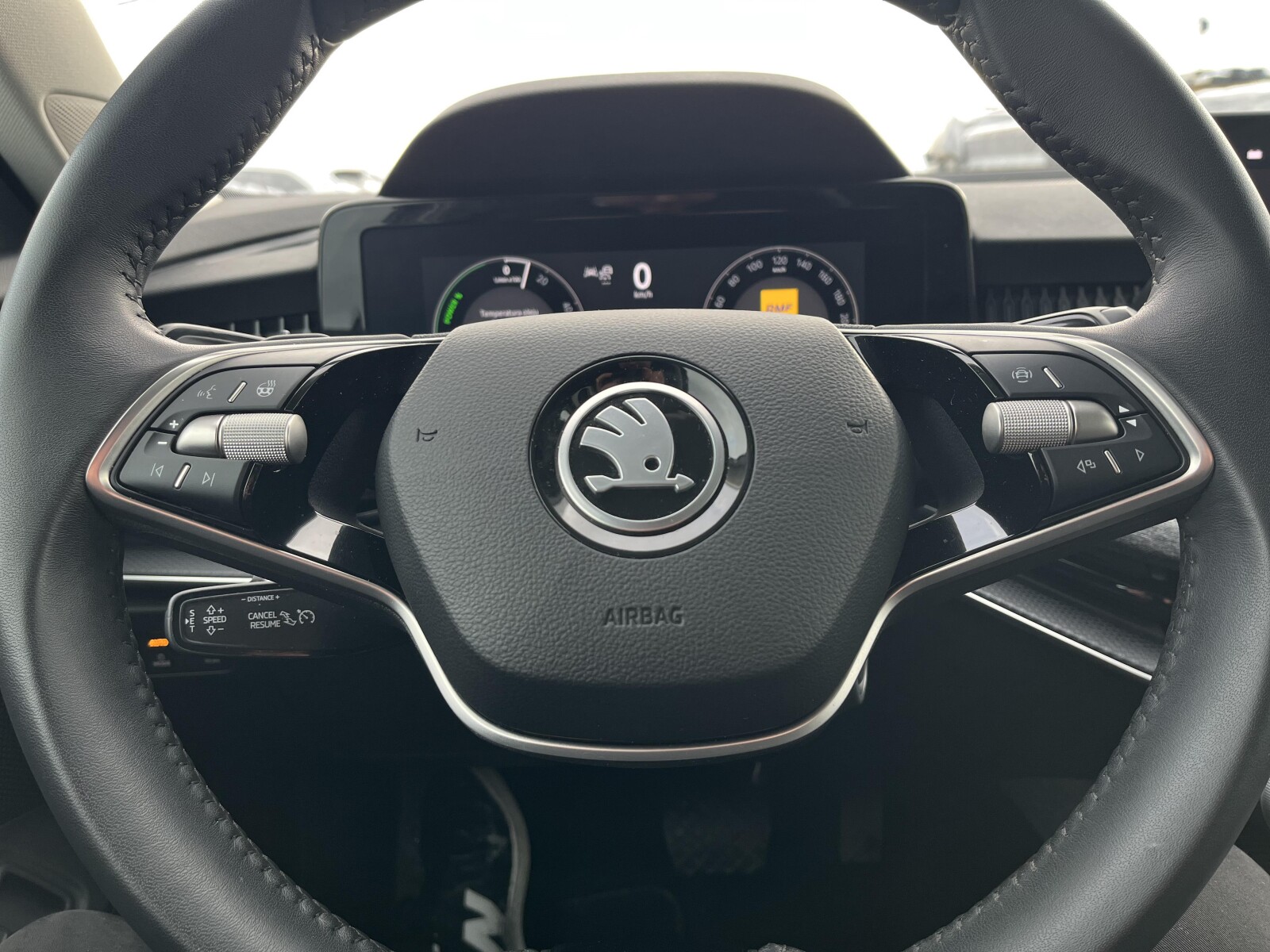 Škoda Superb Combi - zdjęcie 21