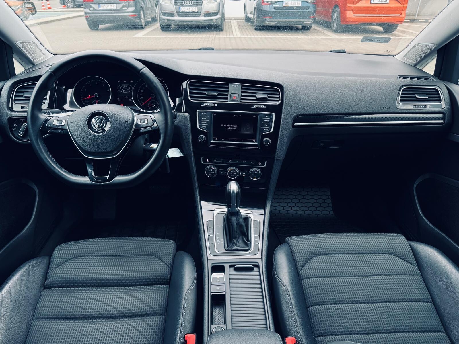 Volkswagen Golf - zdjęcie 15