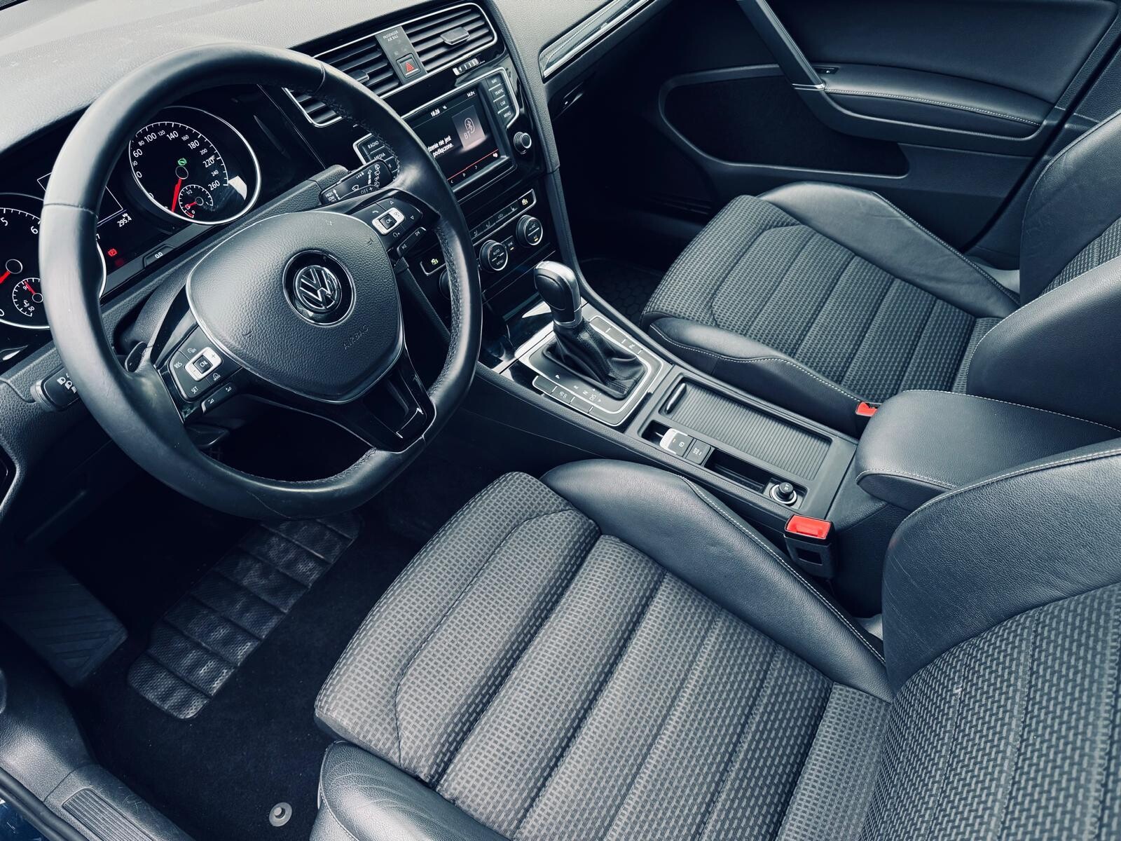 Volkswagen Golf - zdjęcie 10