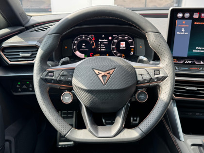 1.5 ETSI 150KM DSG Taiga Grey: Intelligent Drive, Kubełki, Sennheiser
