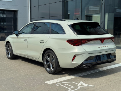 1.5 ETSI 150KM DSG Taiga Grey: Intelligent Drive, Kubełki, Sennheiser