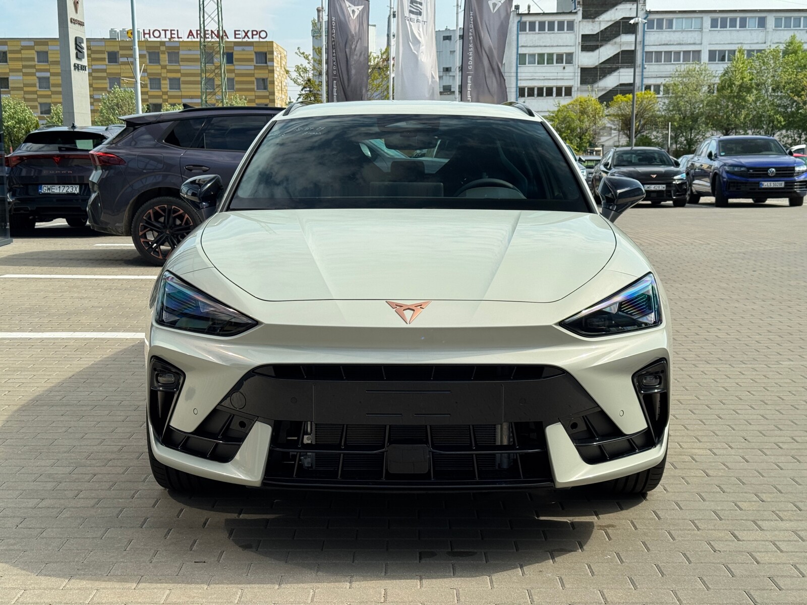 1.5 ETSI 150KM DSG Taiga Grey: Intelligent Drive, Kubełki, Sennheiser