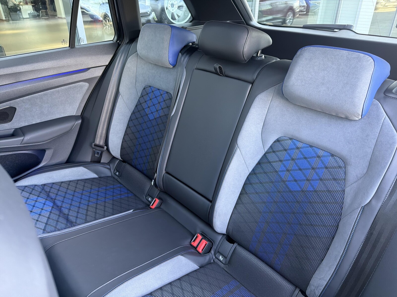 Volkswagen Golf Variant - zdjęcie 16