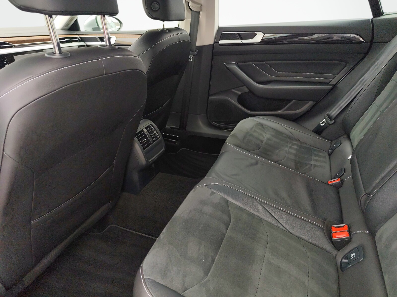 Volkswagen Arteon - zdjęcie 13
