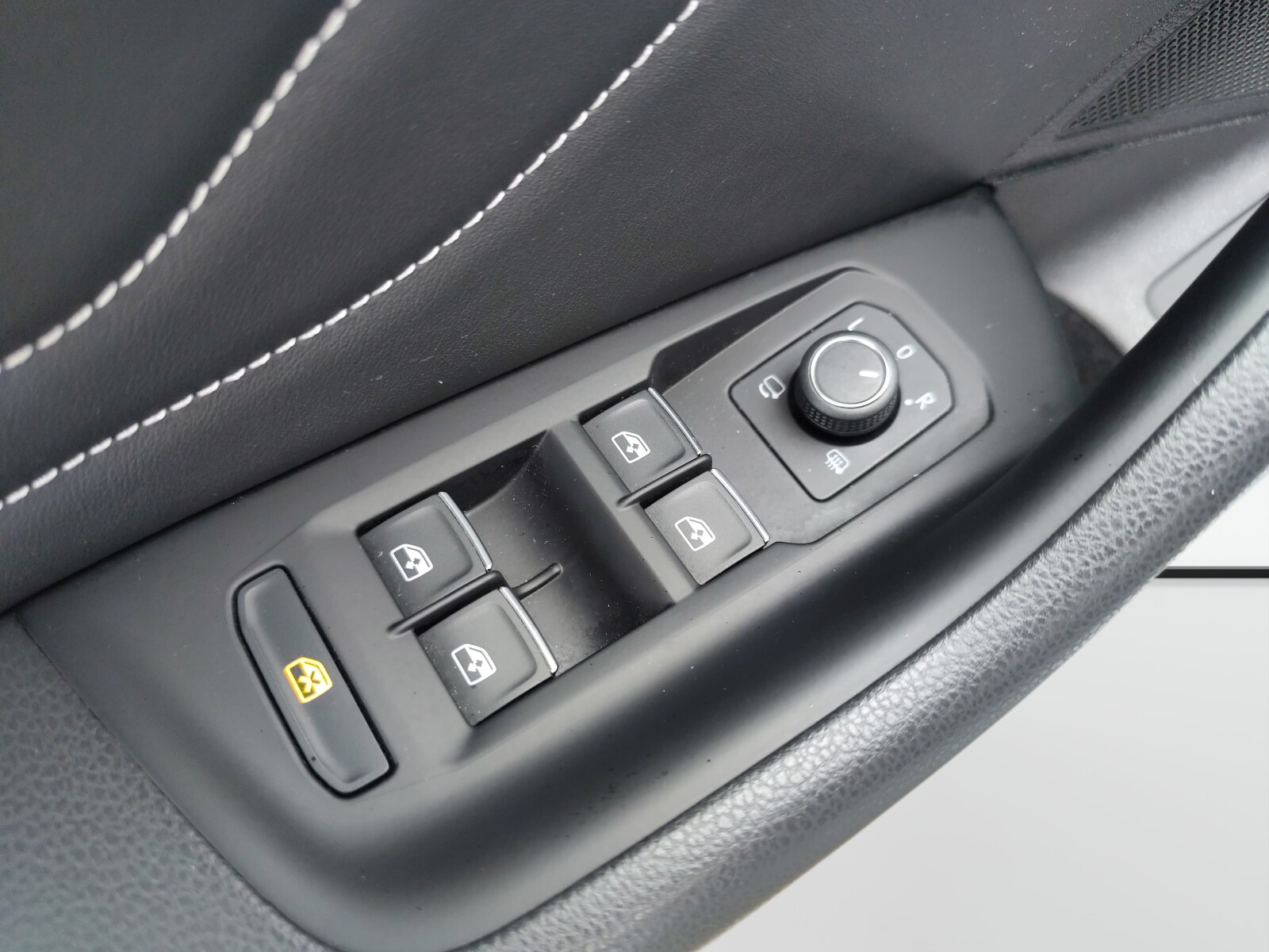 Volkswagen Arteon - zdjęcie 11